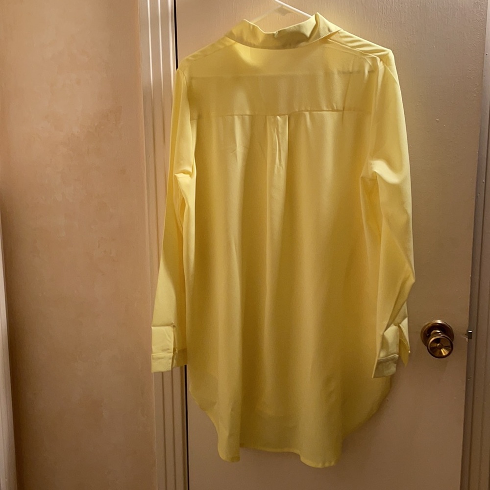 Yellow Blouse 2XX PLEAT DOWN THE BACK - Picture 2 of 7